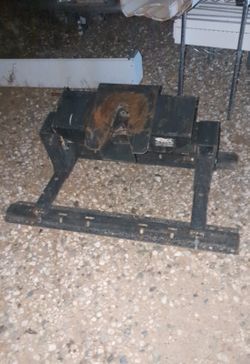 Fifth Wheel Towing Hitch
