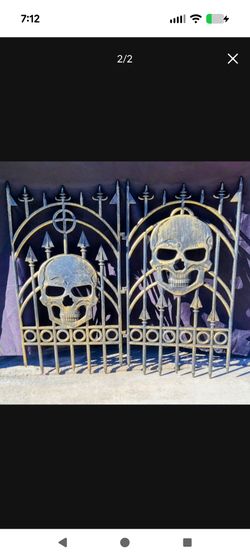 Halloween Skull fence- 12 pieces