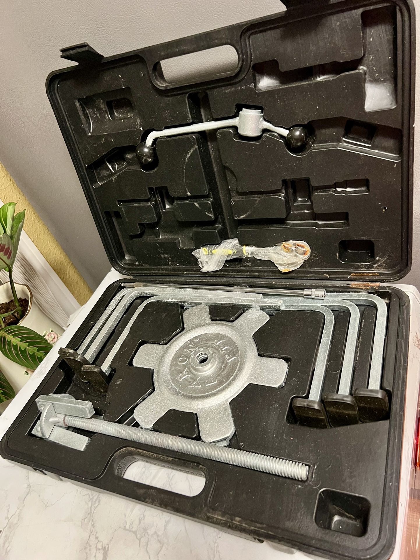 Flat Tire Protection / Tire Changer Tool