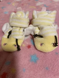 Bee shoes 0-3 months