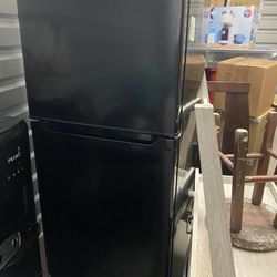 Top Freezer Refrigerador For $75