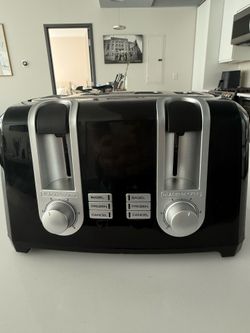 Black +Decker 4 slice Toaster