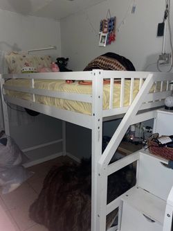 Loft bed twin size