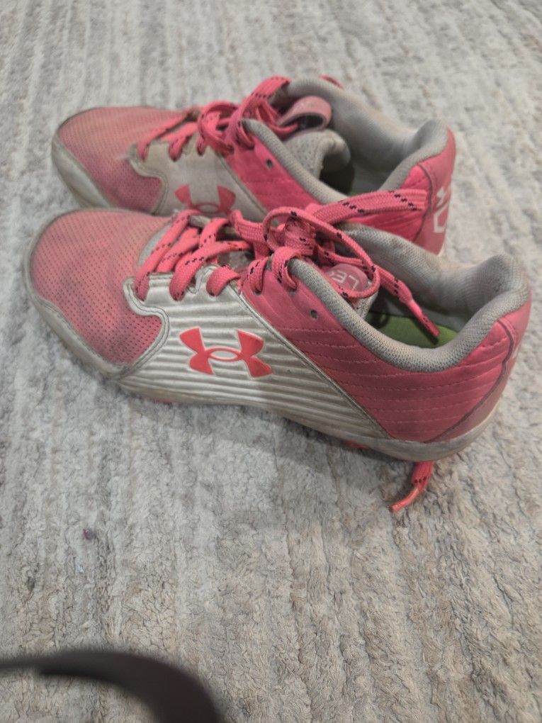 Girls 4.5 Softball Cleats
