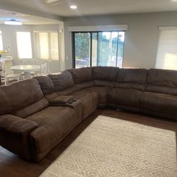 Big ‘ol Sectional Couch With 3 Powered Recliners