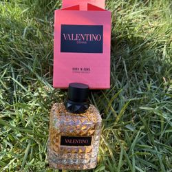 Valentino Donna  Born In Roma 🌹