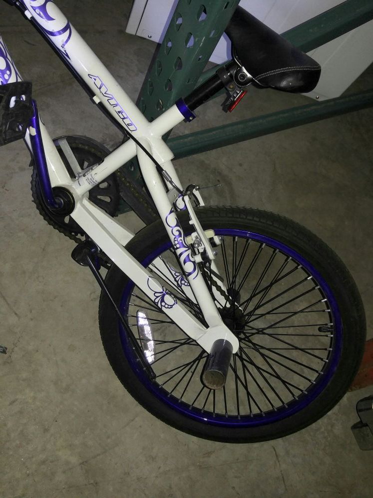 Avigo riptide girl s 20 bike for Sale in Phoenix AZ OfferUp