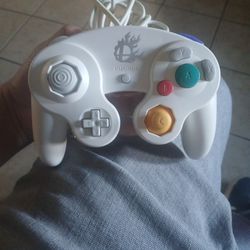 White Super Smash Bros. Edition Nintendo Gamecube Controller