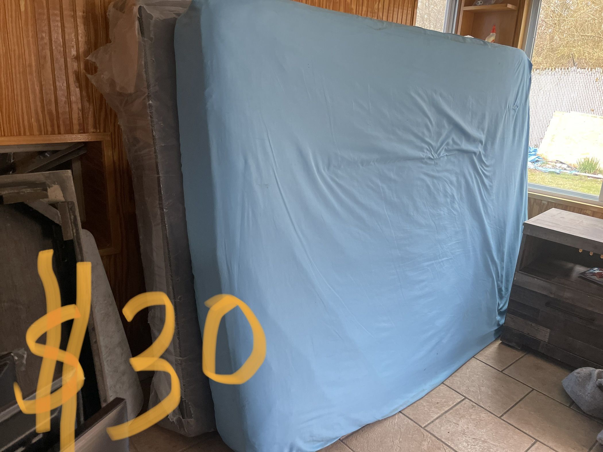 Gently Used Mattresses With Box Spring
