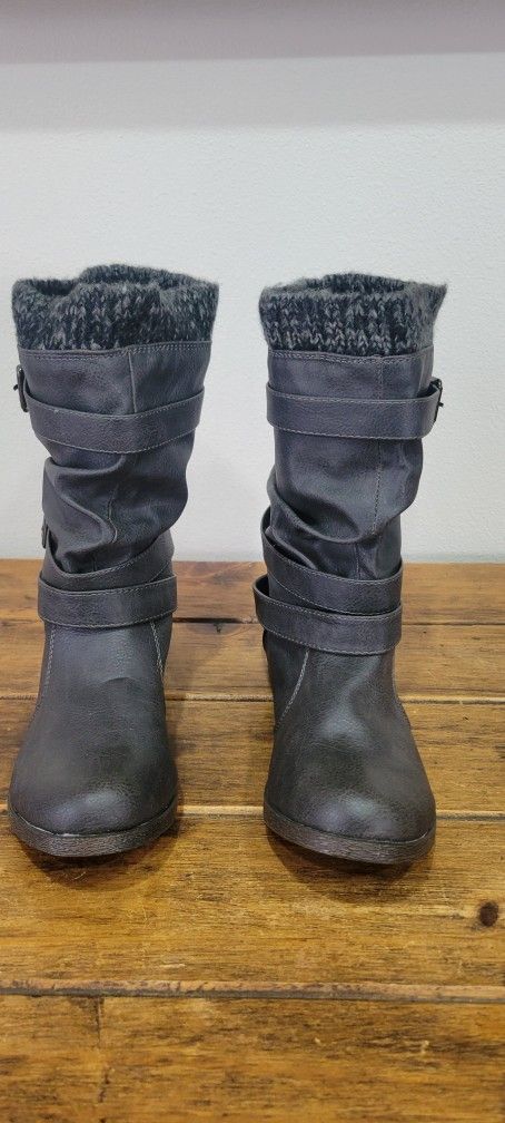 Woman's Boots Size 7.5