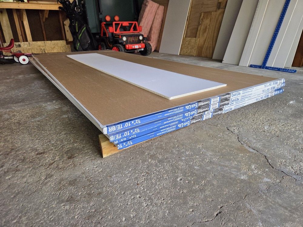 8 New 1/2 Inch Drywall 4ft X 10ft