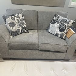 Stanton Sofa’s Loveseat