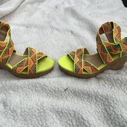 CL By Laundry Tribal Color Woman's Sandals Size 9 