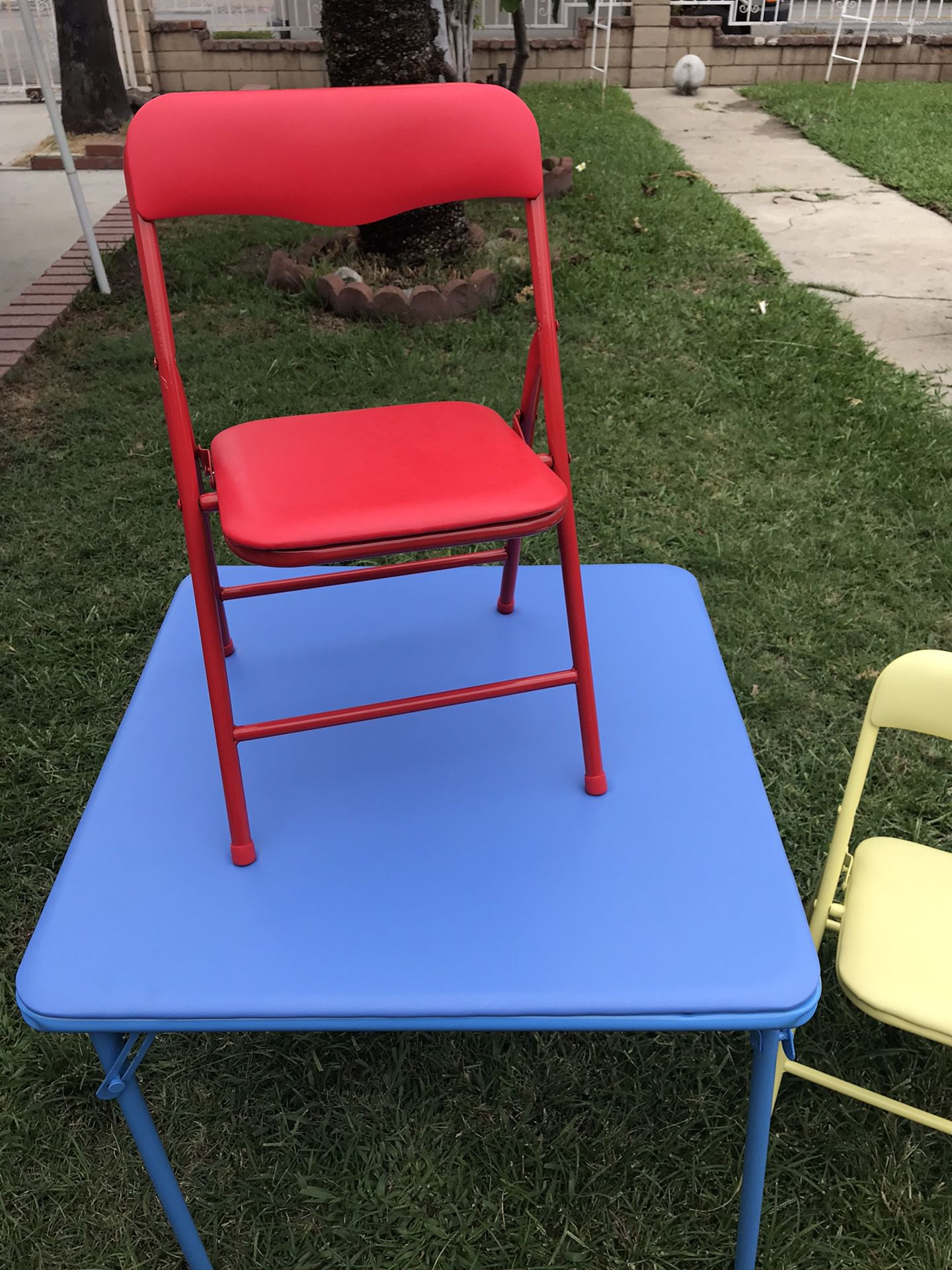 New Table and Chairs for kids