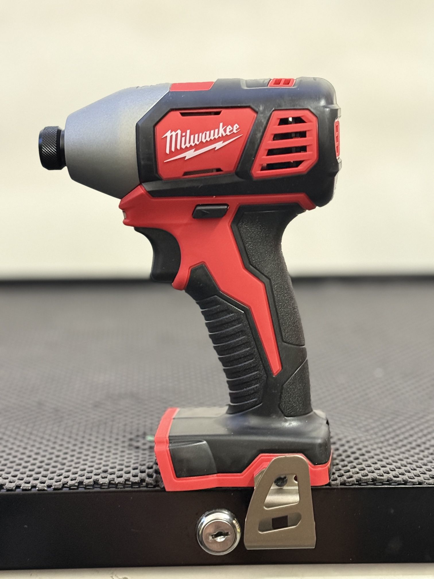 Milwaukee M18 18V Lithium-Ion Cordless 1/4 in. Hex Impact Driver (Tool-Only)