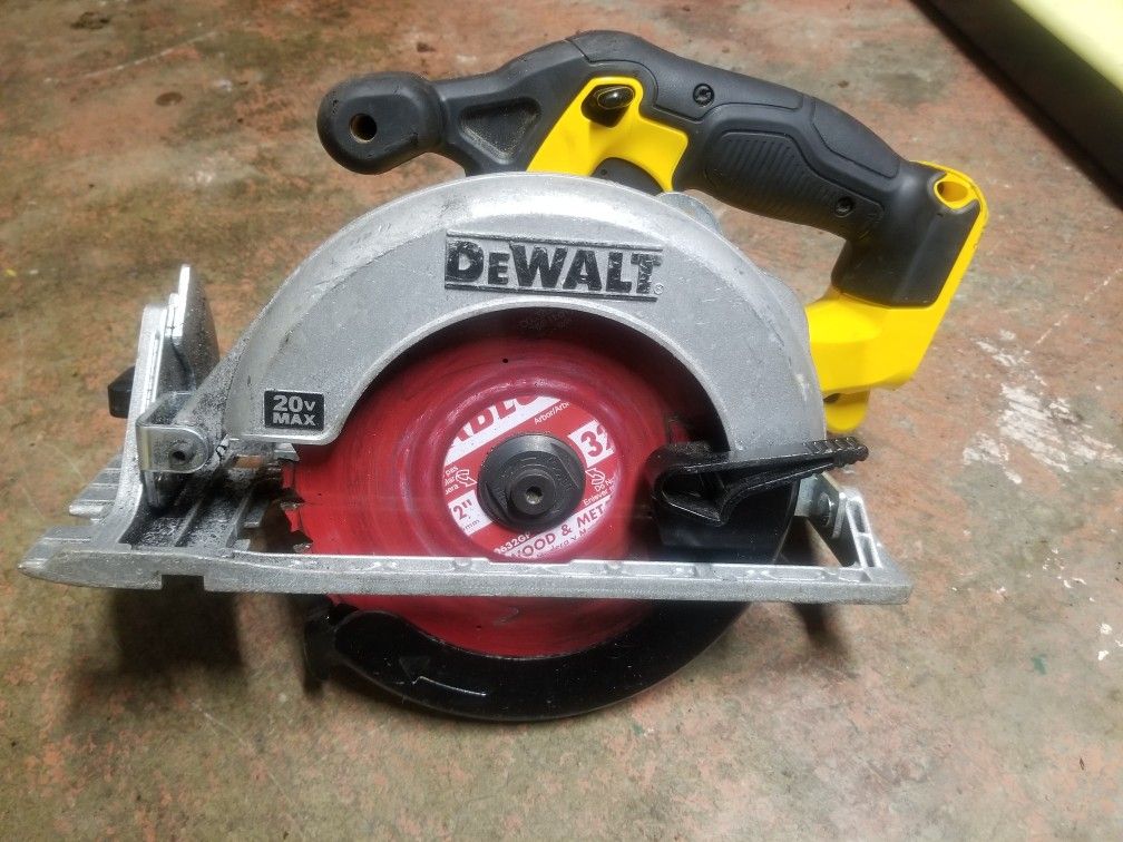 DeWalt 20V MAX 6-1/2" Circular Saw(tool Only)