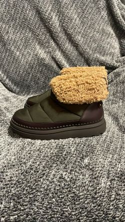 Women fur boots
