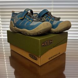 Boys Keens Shoes
