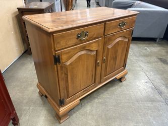 ETHAN ALLEN Vintage Heriloom Solid Maple Buffet in Warm Nutmeg Finish