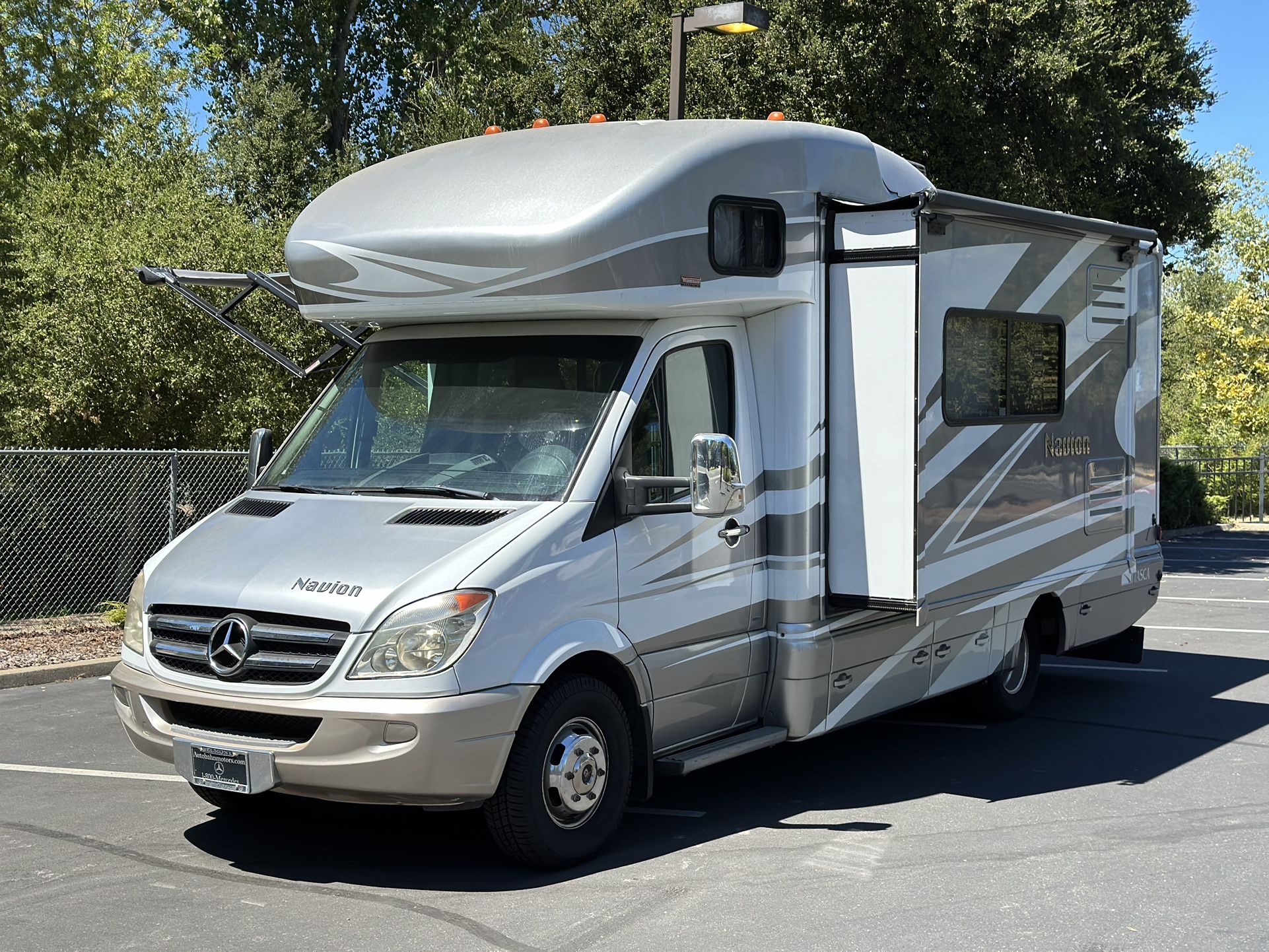2012 Winnebago Itasca Navion 24J