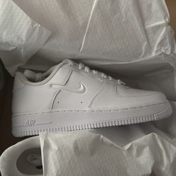 Brand New Forces In Box Size 7.5 Women’s 