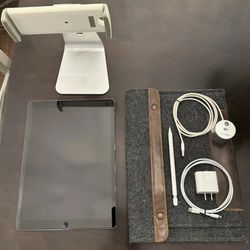 Apple iPad Pro 2nd Generation 12.9 Inches +zugu Case+ Apple Pencil