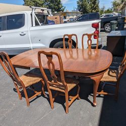 Vintage Dining Table With 5 Chairs 