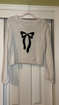 Crop top bow sweater