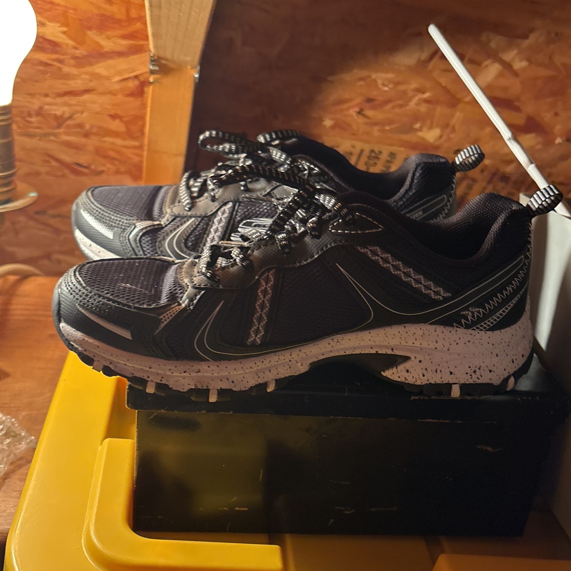 Sketchers Size 6 Barely Broken In