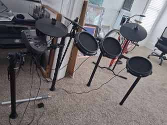 Electric drums alesis nitro