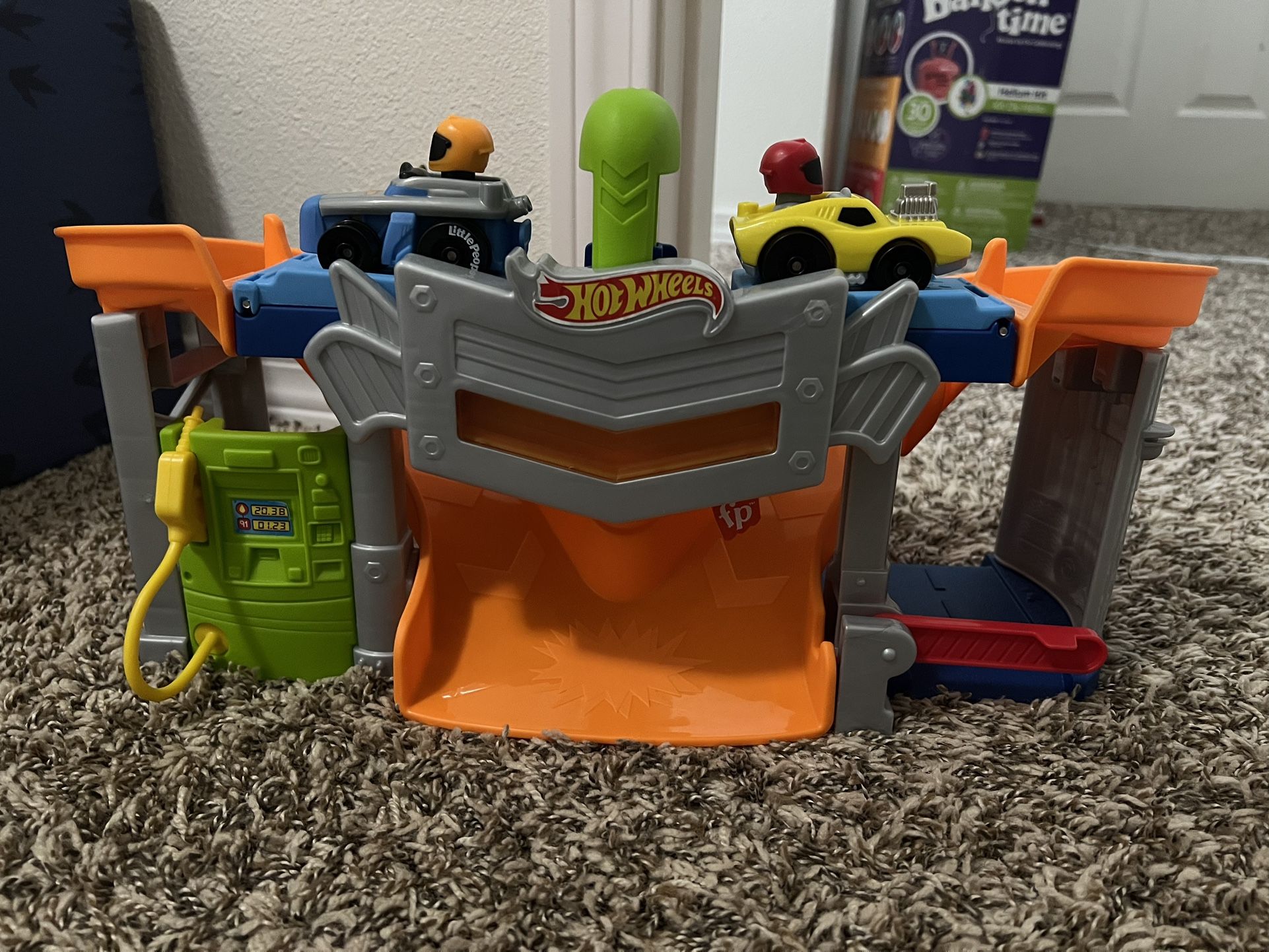 Hot Wheels Racetrack