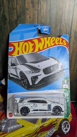 Hot wheels Jaguar I- Pace e thophy