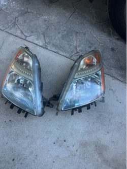 2004-2009 Toyota Prius  Headlights