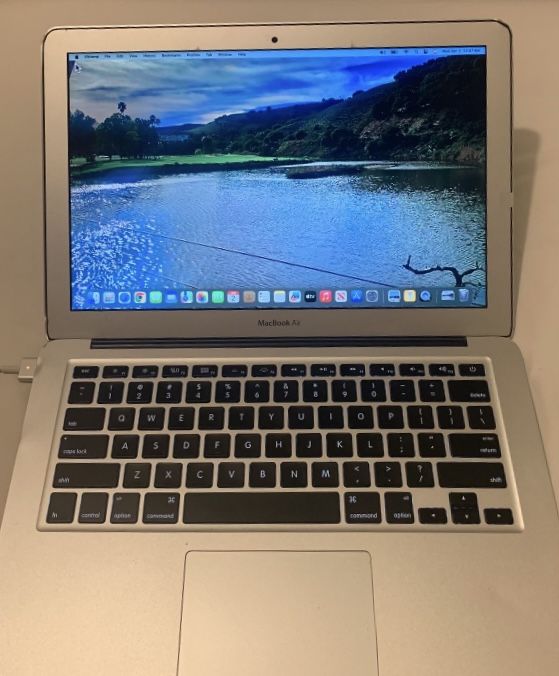 Apple Macbook Air 13.3” 