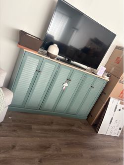 Entry consul / tv stand