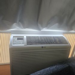 LG Air Conditioner 