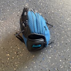 Youth Glove 9.5” Left Hand Throw