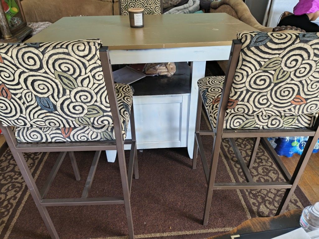 Pub Table W 3 Chairs
