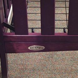 Graco Wood Crib Convertible Cherry Dark Brn Color w/Beautyrest Mattress / Lennon