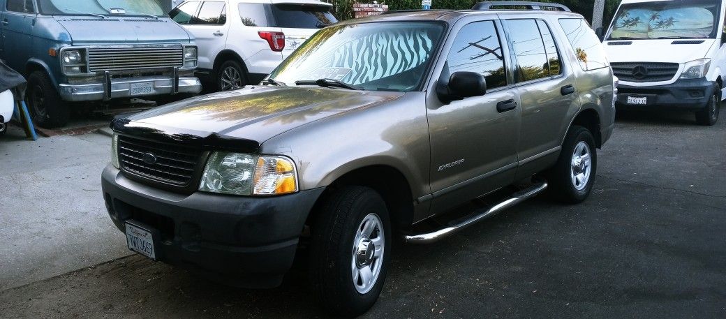2004 Ford Explorer
