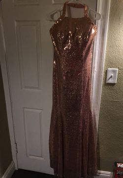 Nice prom dress! Rose gold long dress sequin halter top