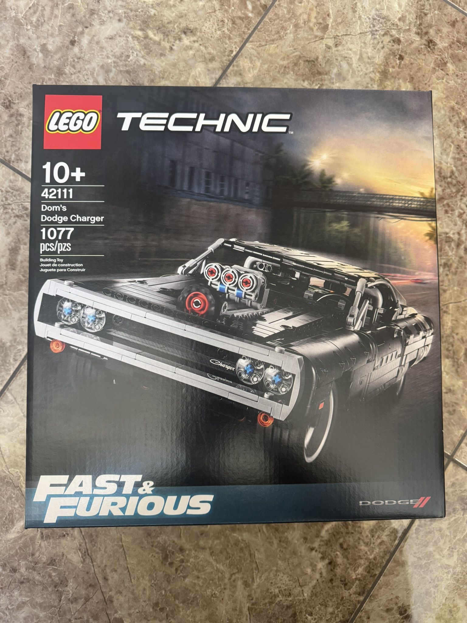 LEGO Technic Dom's Dodge Charger Fast and Furious #42111 - Retired, New