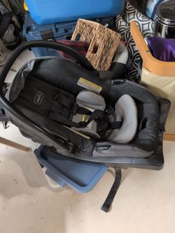 Evenflo infant car seat with two bases