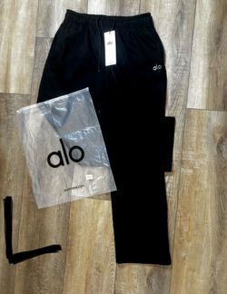 alo yoga sweat pants