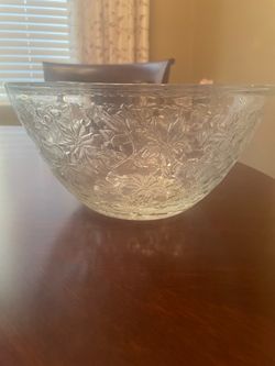 Princess House Vintage Poinsettia  Salad Bowl w/4 small bowls