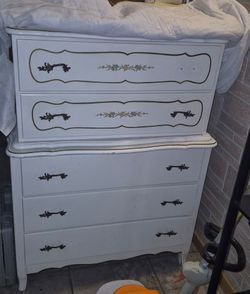 White French Provincial Chest of Drawers