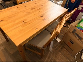 Dinning table with 4 chairs