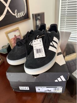 Adidas Men’s Barreda Decode - Size 9