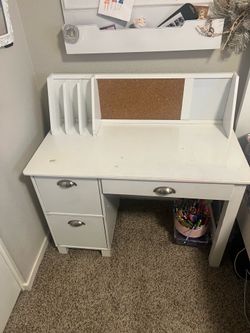 Kidskraft desk