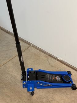 Car jack (Like NEW)